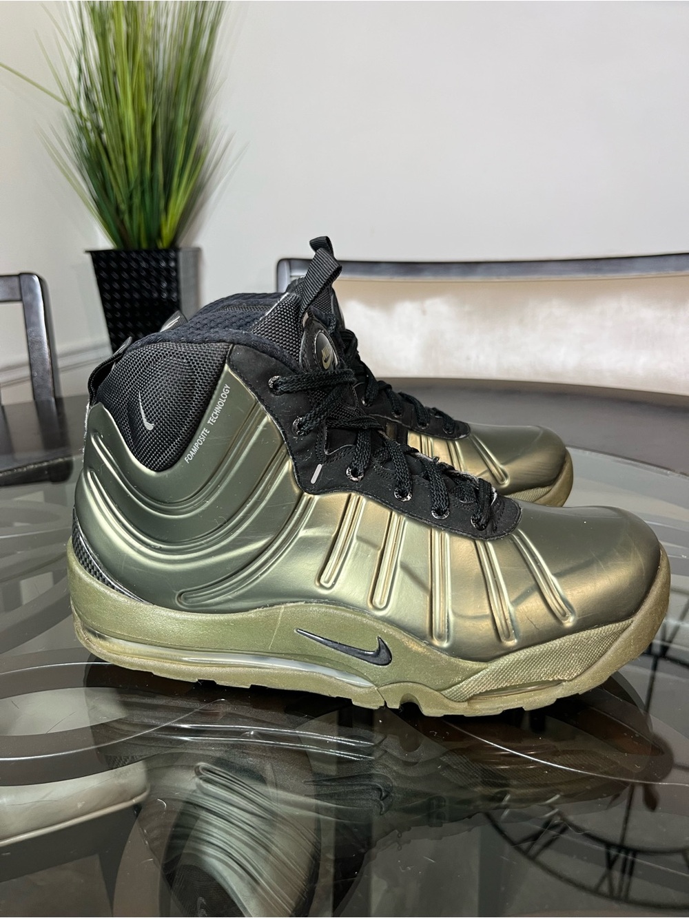 Nike Air Bakin Posite Medium
Olive/Black High Top
Sneakers Sz 9.5